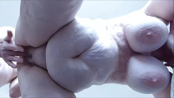 تفوح منه رائحة العرق افلام جنس قديم الحمار تجريب