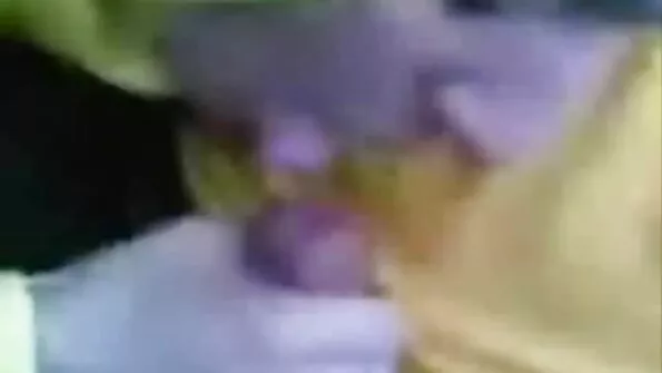نحيل امرأة يجلس على رأس لعبة لها افلام جنس امريكية