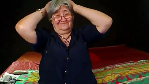 Suzuna Komiya افلام رومانسيه سكس يزيل الملابس الداخلية إلى اللعنة ضخمة ديك-أكثر في javhd.net